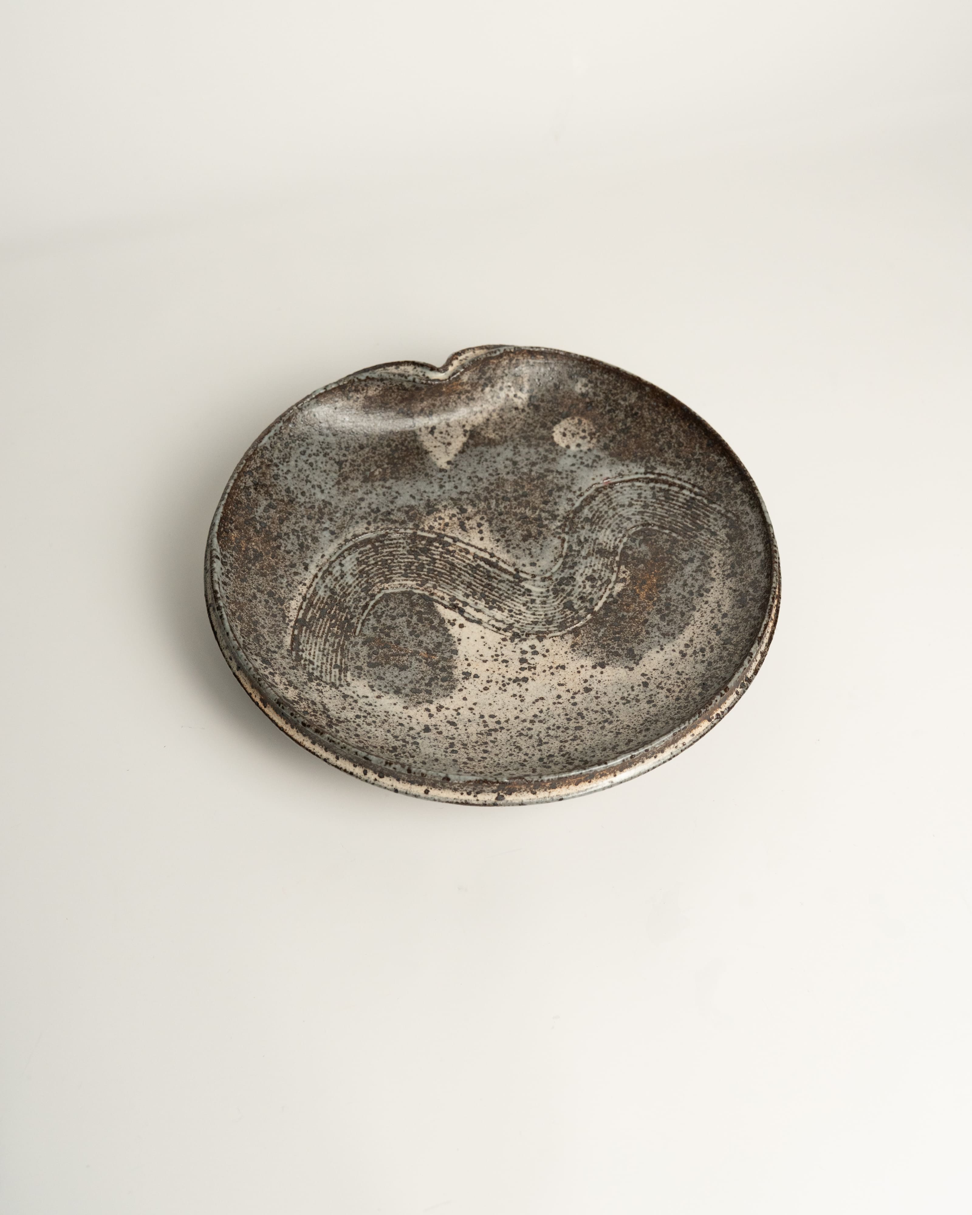 Umber Frost Center Plate