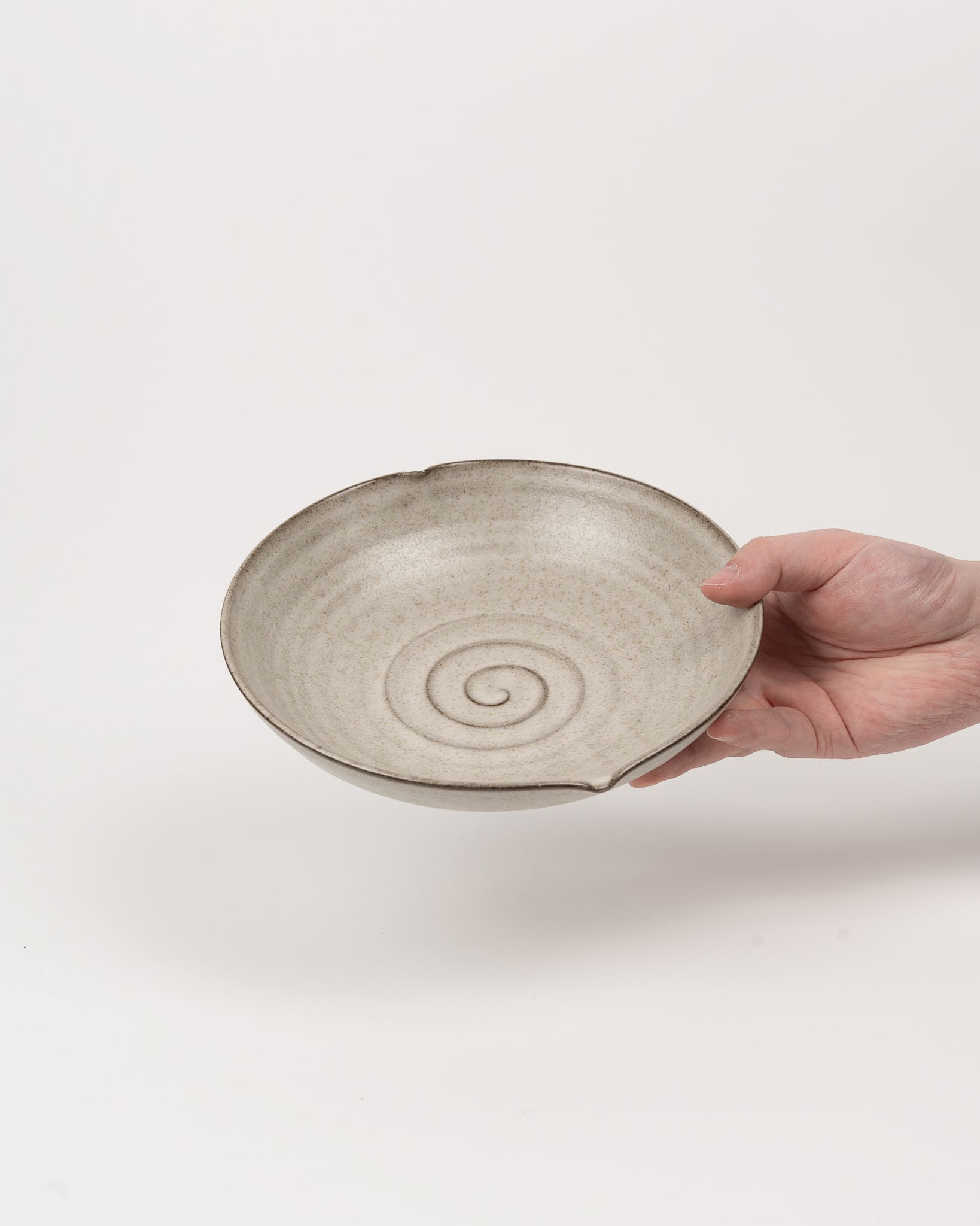 Lunar Sand Heart Rim Serving Bowl