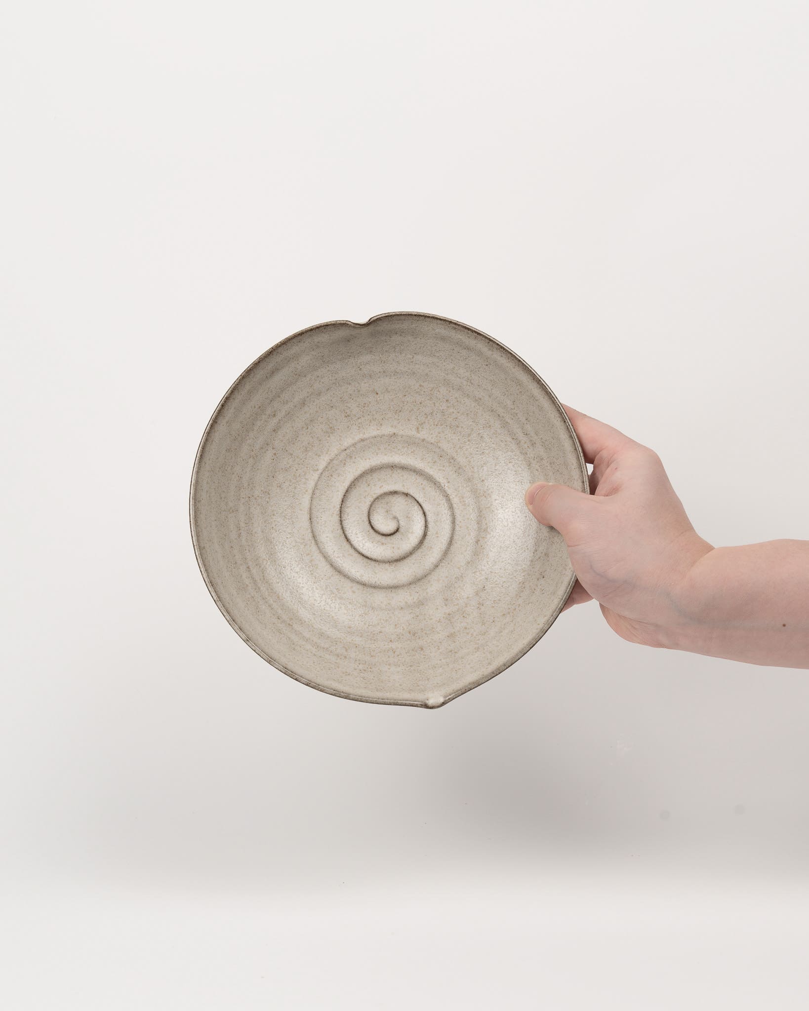 Lunar Sand Heart Rim Serving Bowl