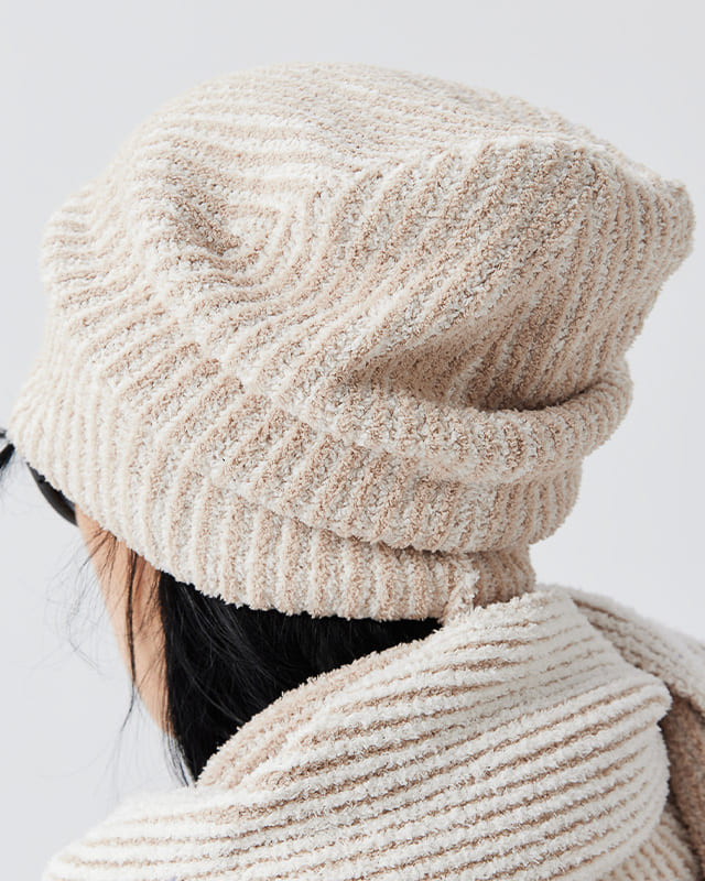Artisan Beige Knit Beanie – Soft Textured Slouchy Winter Cap for Women and Men