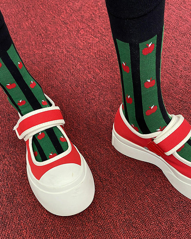 Retro Apple Pattern Crew Socks