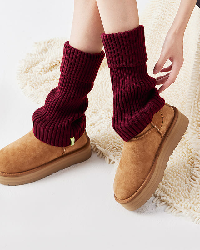 Classic Burgundy Rib Knit Crew Socks