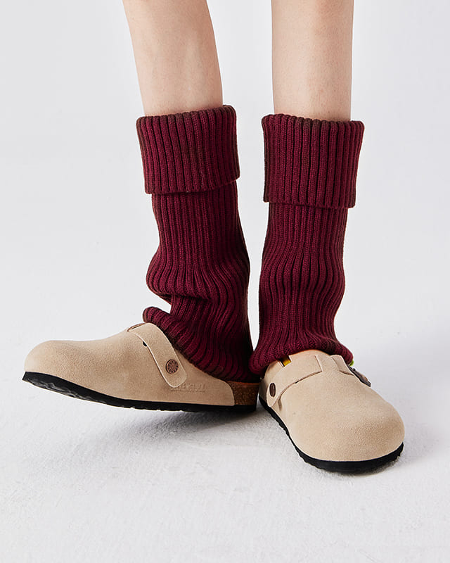 Classic Burgundy Rib Knit Crew Socks