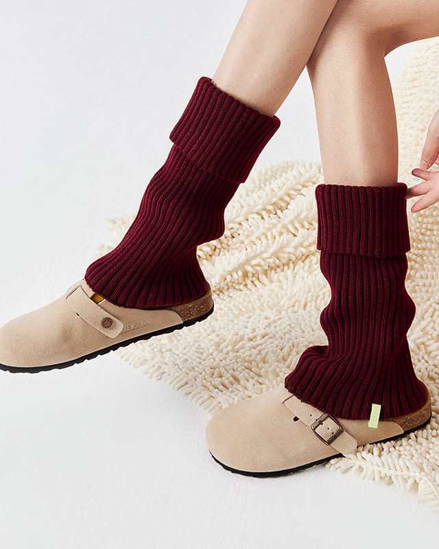 Classic Burgundy Rib Knit Crew Socks