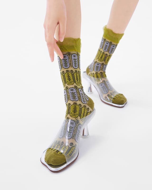 Botanic Pattern Sheer Crew Socks