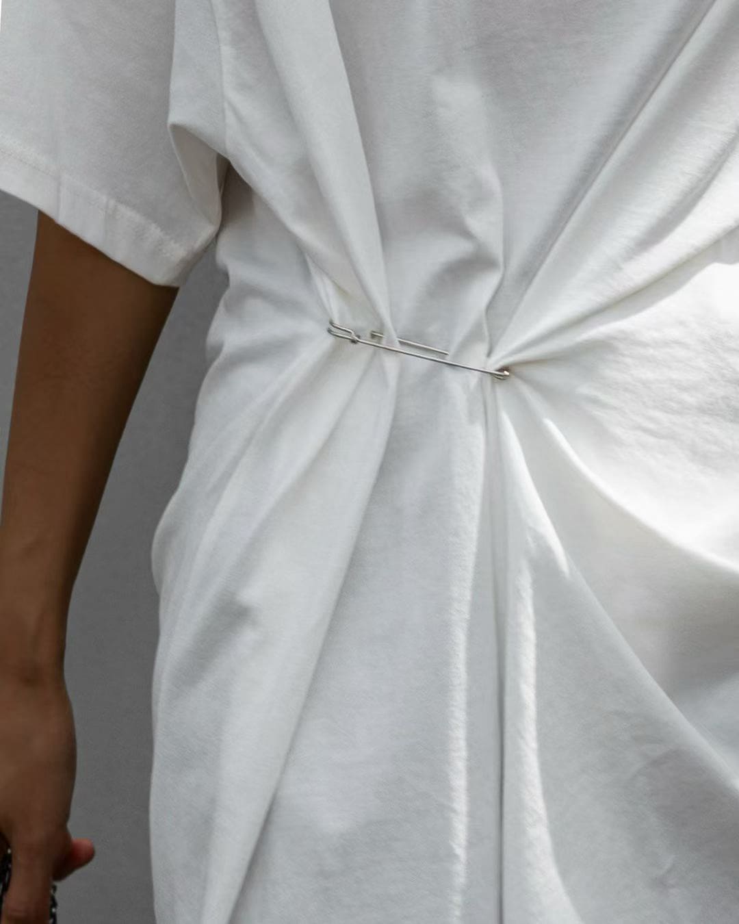 Minimalist Pinched Waist Tee Dress – Casual Loose Fit White Dress