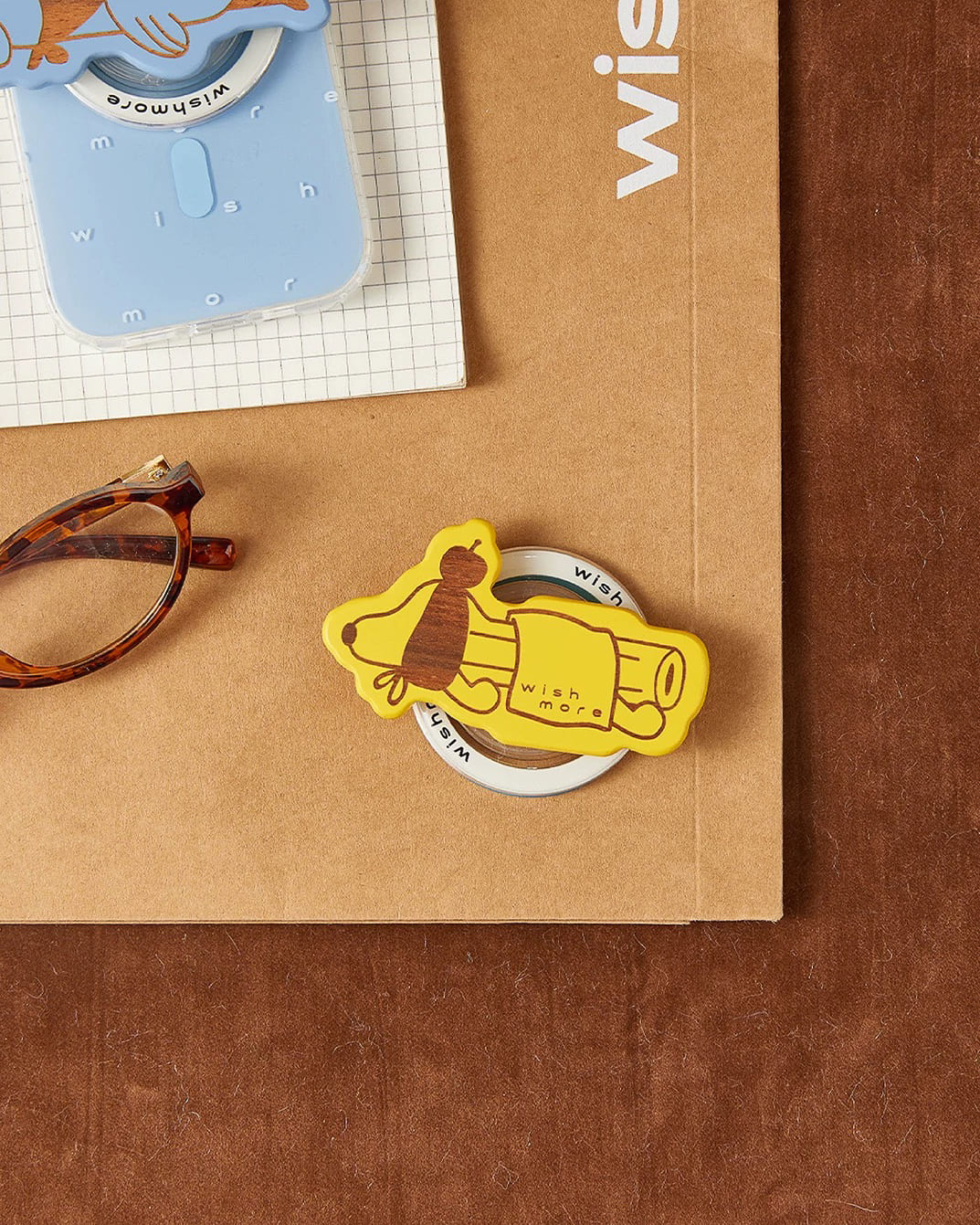 Magnetic Wooden Animal Phone Stand | Handmade MagSafe Holder for iPhone