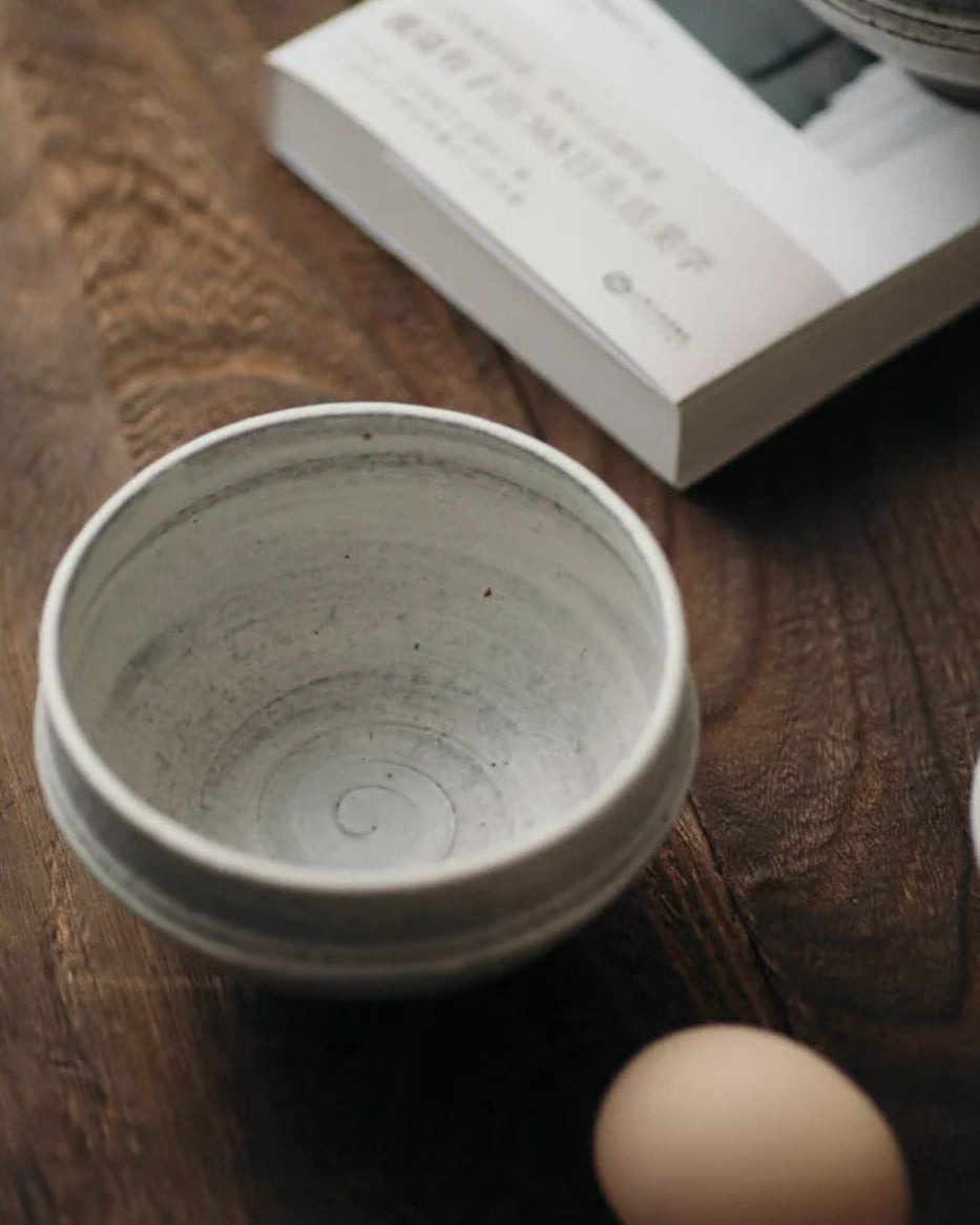 Rustic Japanese Ceramic Bowl – Handmade Wabi-Sabi Pottery Dish